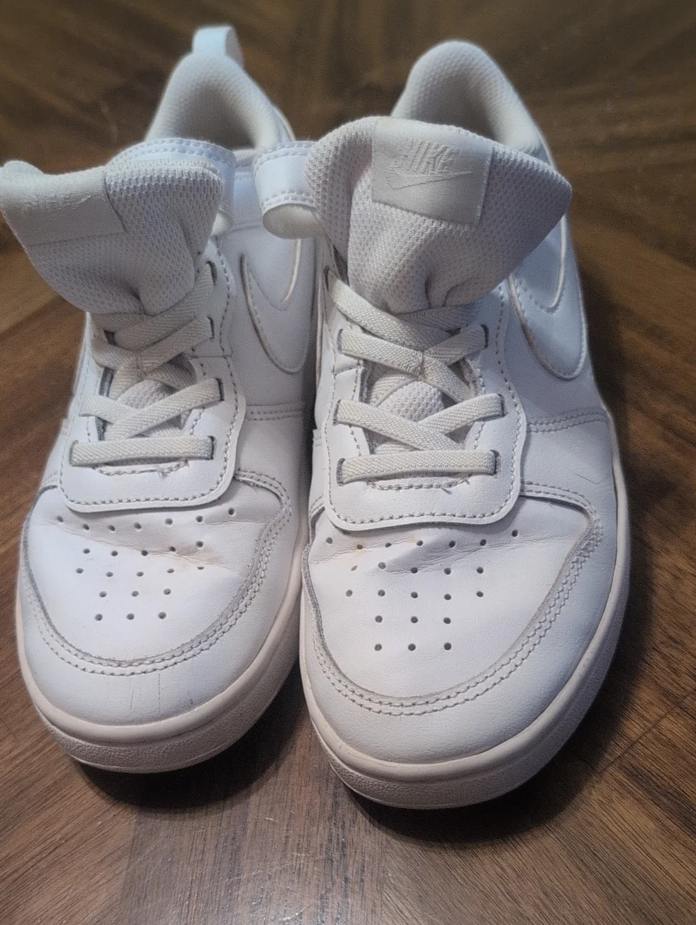 Nike Kids White Low-Top Sneakers with Perforated Toe